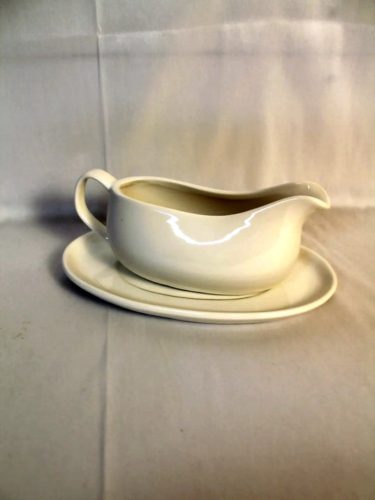 Large 14 Oz Gravy Boat with Saucer