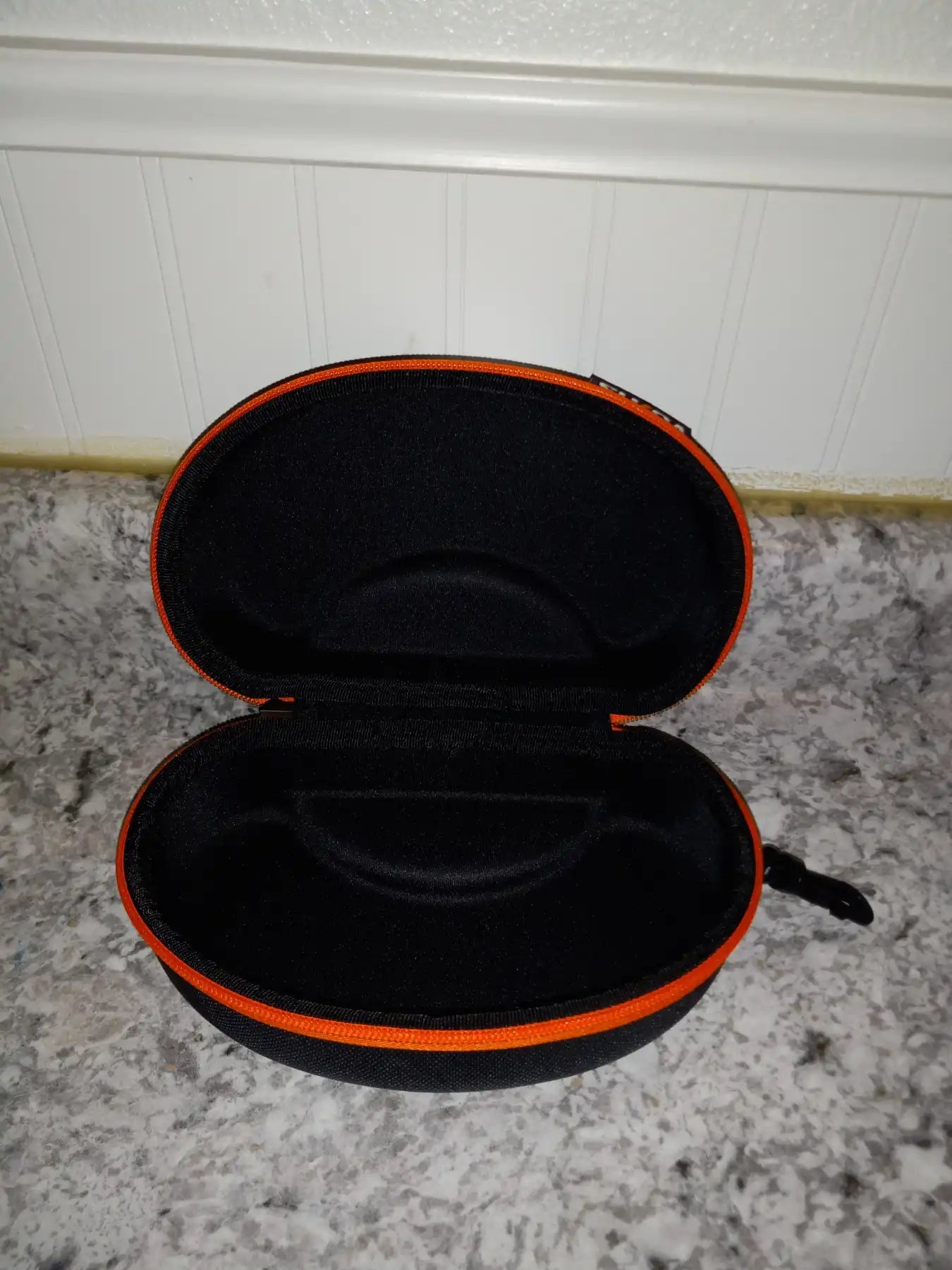 Sukoa Ski Goggles Case, Black and Orange