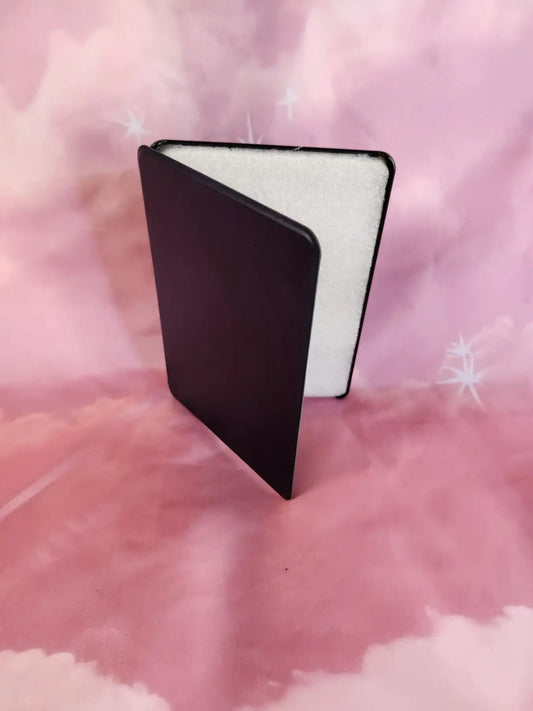 Hemobllo E-Reader Case – 6.3” x 4.3” x 0.4” e-reader case with hard cover.