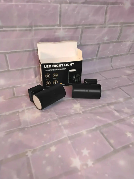 LED Night Light with Dusk-To-Dawn Sensor, 2-Pack